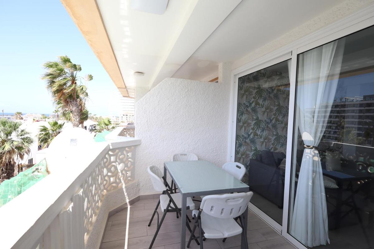 LAS AMERICAS HOLIDAYS - Housity