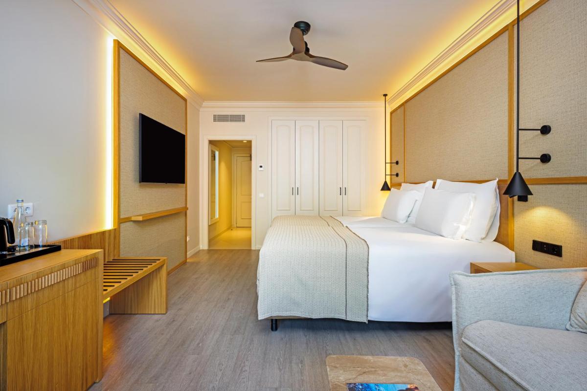 Uma televisão e/ou sistema de entretenimento em PortoBay Blue Ocean