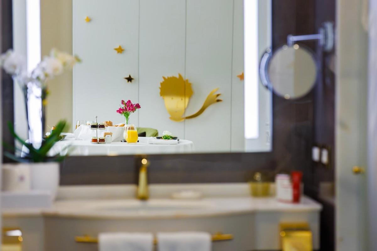 Salle de bains dans l'établissement Boscolo Lyon Hotel & Spa