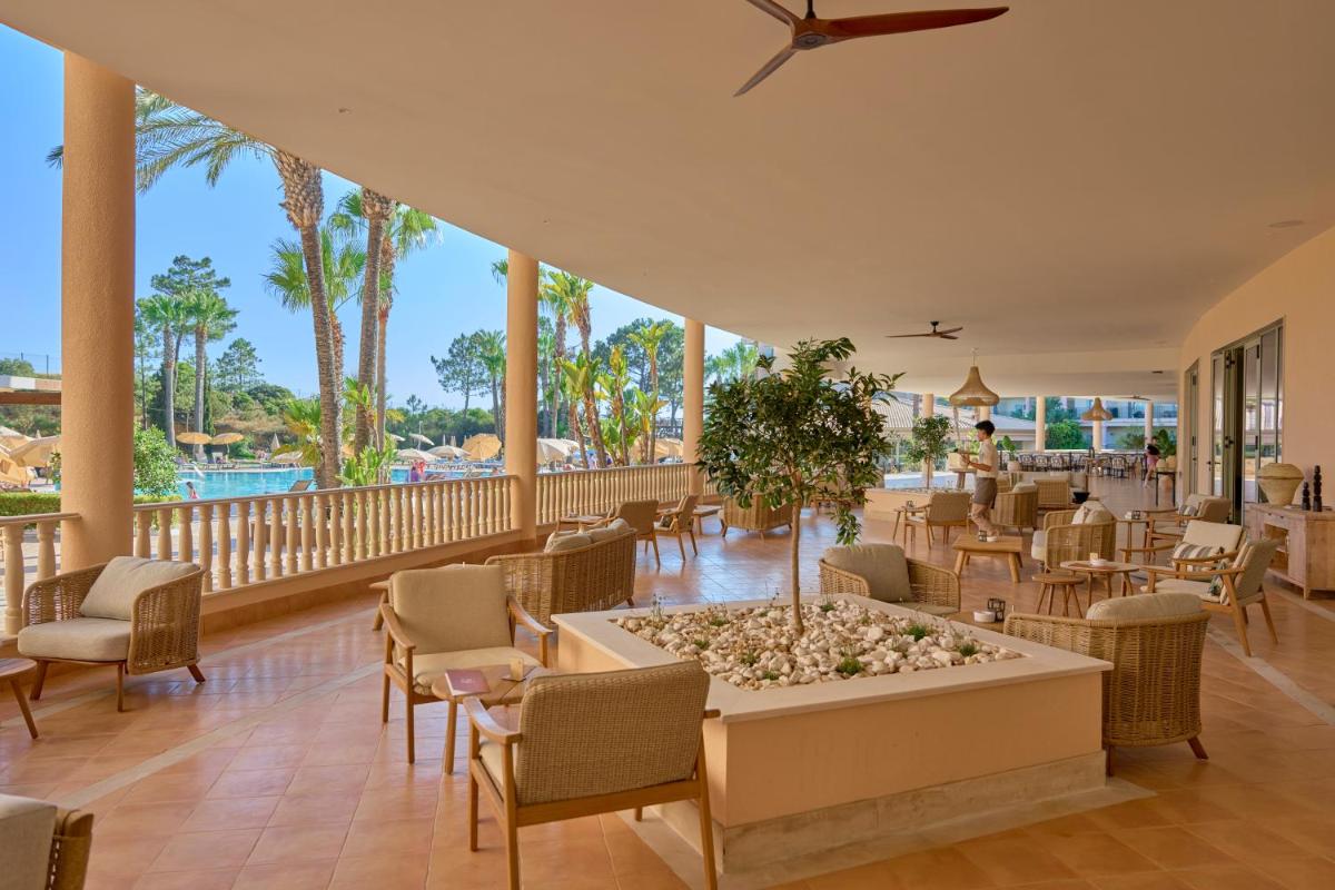 Uma área de estar em PortoBay Blue Ocean