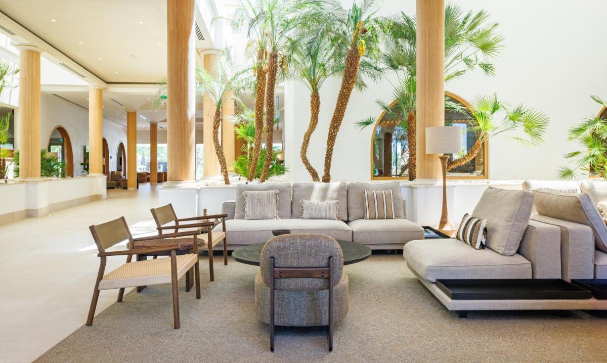 Uma área de estar em PortoBay Blue Ocean