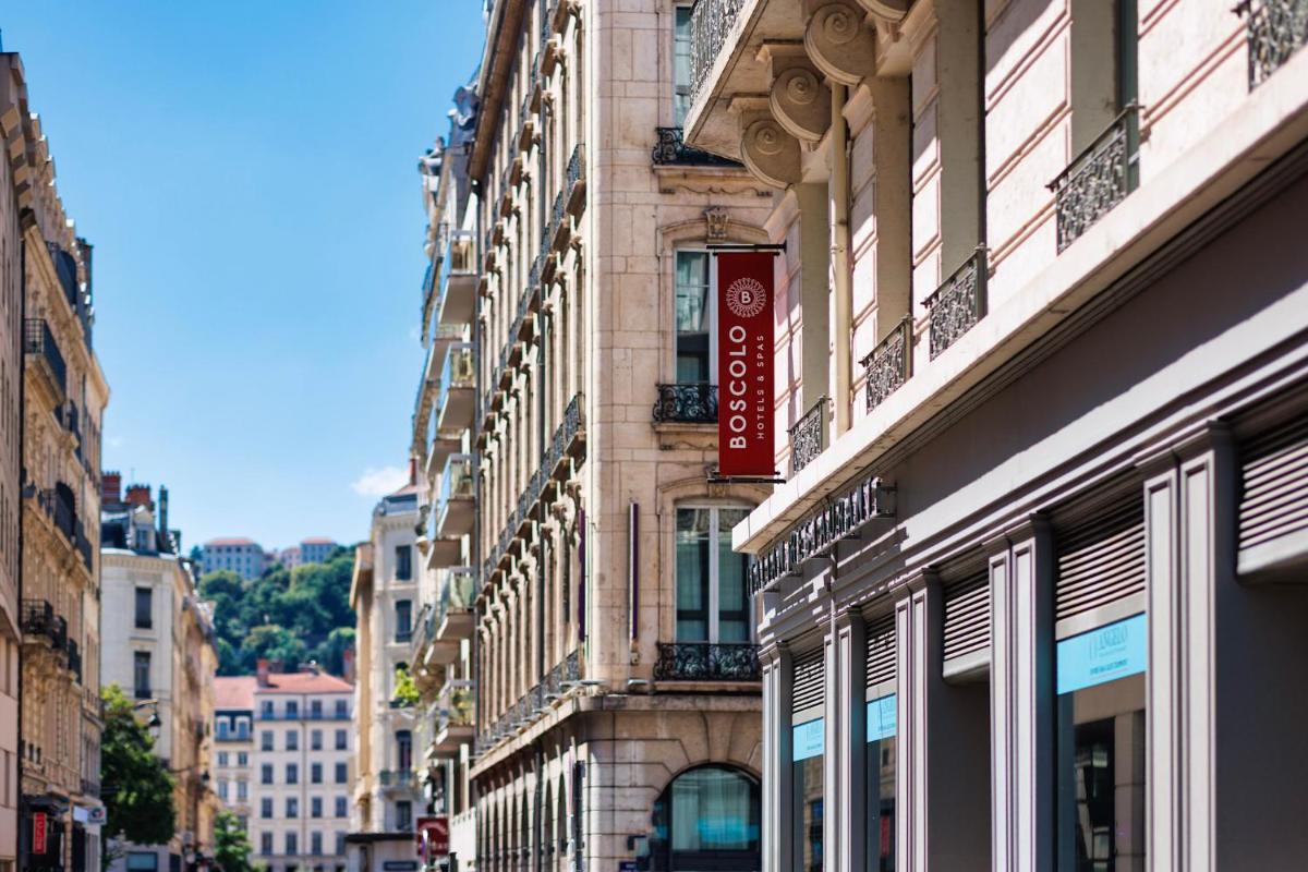 Vue générale sur Lyon ou vue de la ville depuis l'hôtel