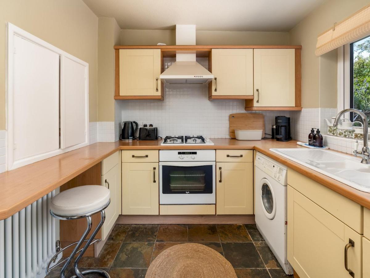 Charming 2 Bed Cottage in the Heart of Adderbury Pass the Keys - Housity