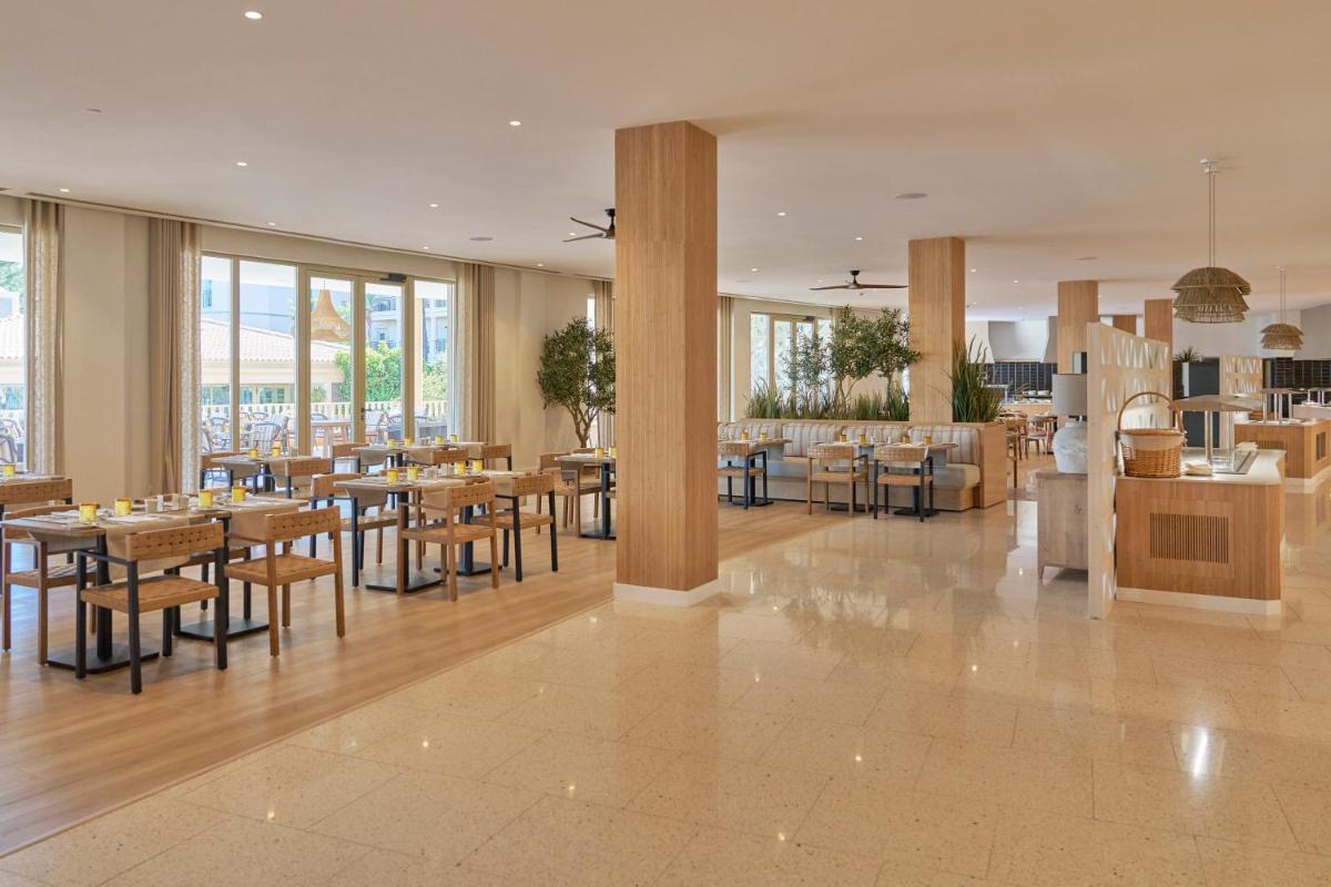 Um restaurante ou outro lugar para comer em PortoBay Blue Ocean