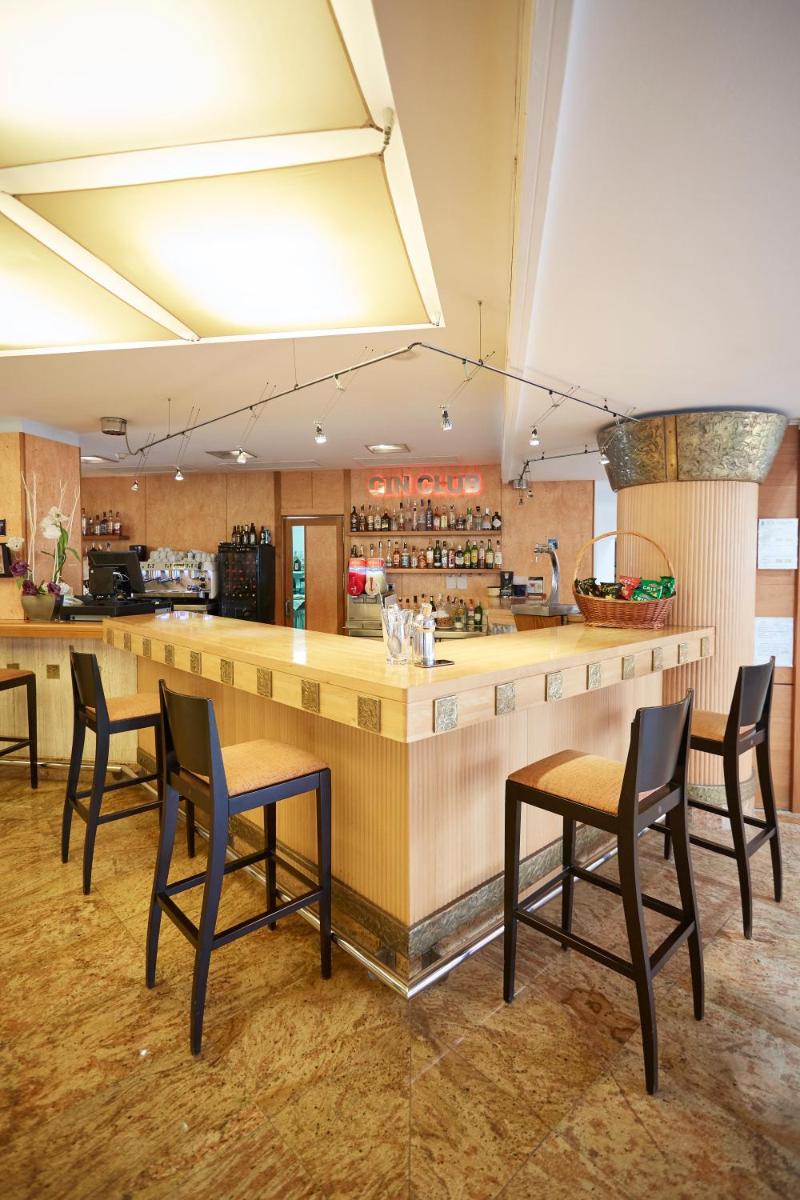 Invisa Hotel La Cala - Housity