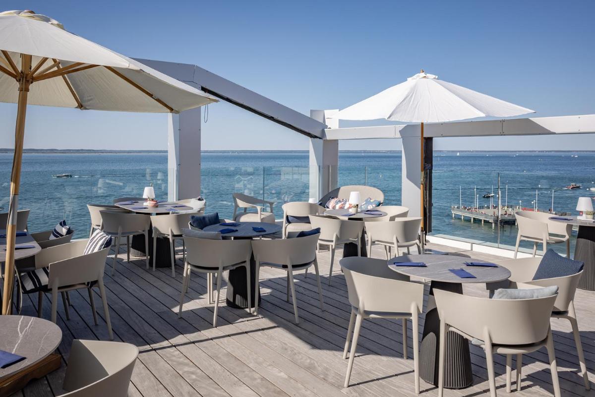Vue générale sur la mer ou vue sur la mer prise depuis l'hôtel