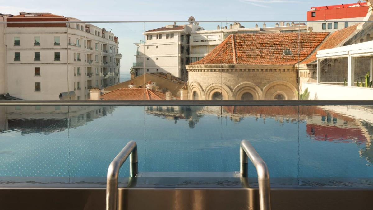 Piscine de l'établissement Five Seas Cannes, a Member of Design Hotels™ ou située à proximité