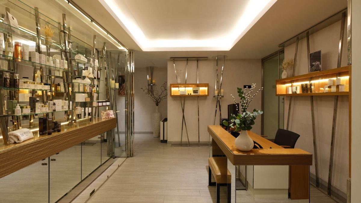 Photo de la galerie de l'établissement Five Seas Cannes, a Member of Design Hotels™, à Cannes