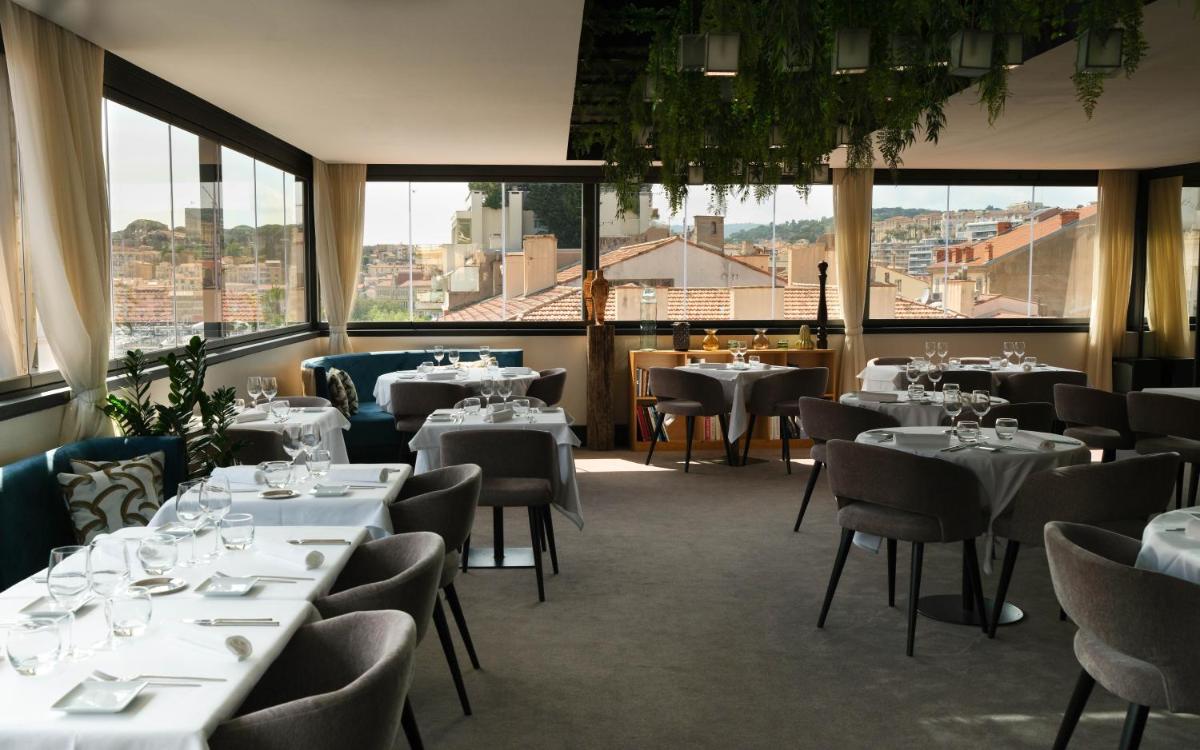 Restaurant ou autre lieu de restauration dans l'établissement Five Seas Cannes, a Member of Design Hotels™