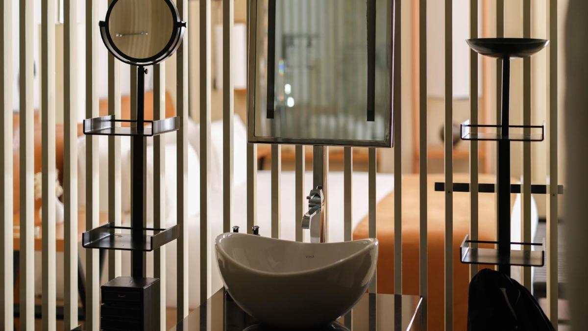 Salle de bains dans l'établissement Five Seas Cannes, a Member of Design Hotels™