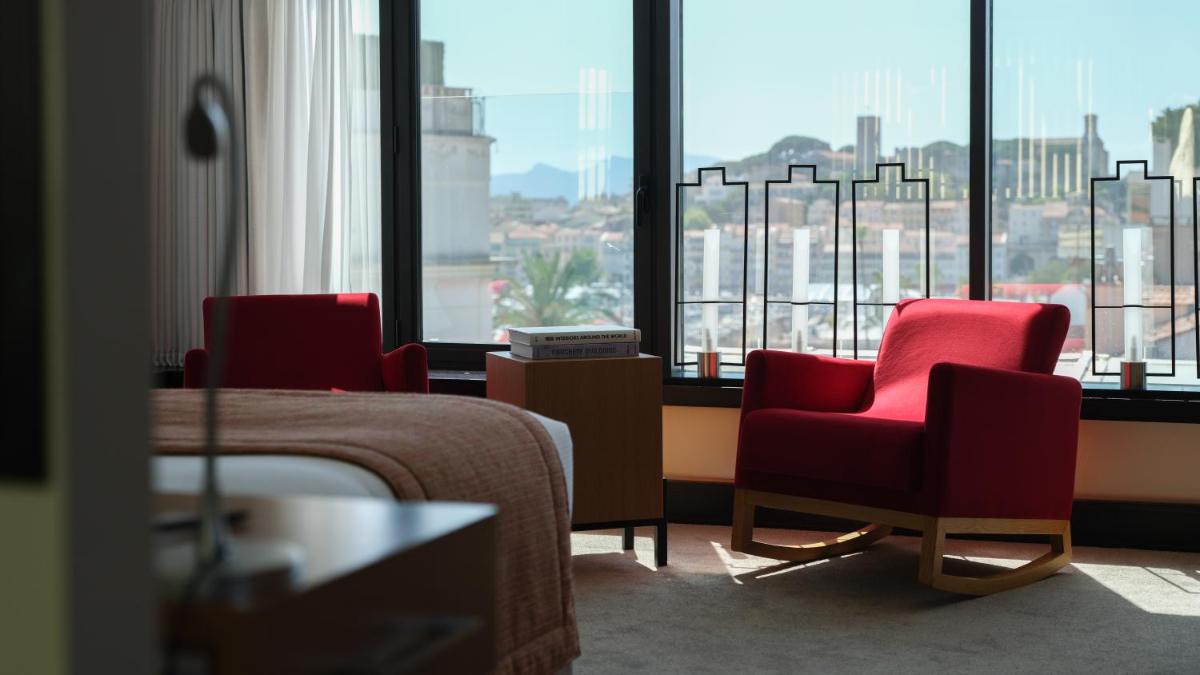 Coin salon dans l'établissement Five Seas Cannes, a Member of Design Hotels™