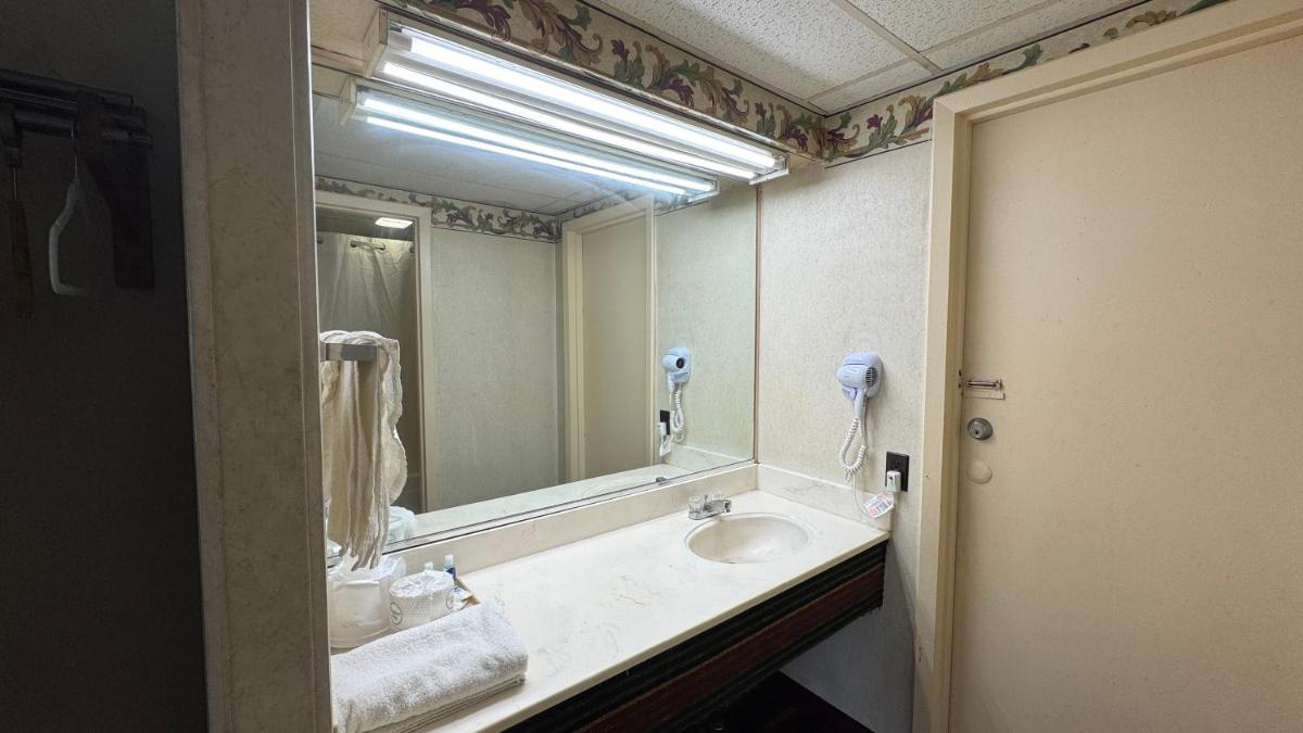 Rodeway Inn Dunmore - Housity