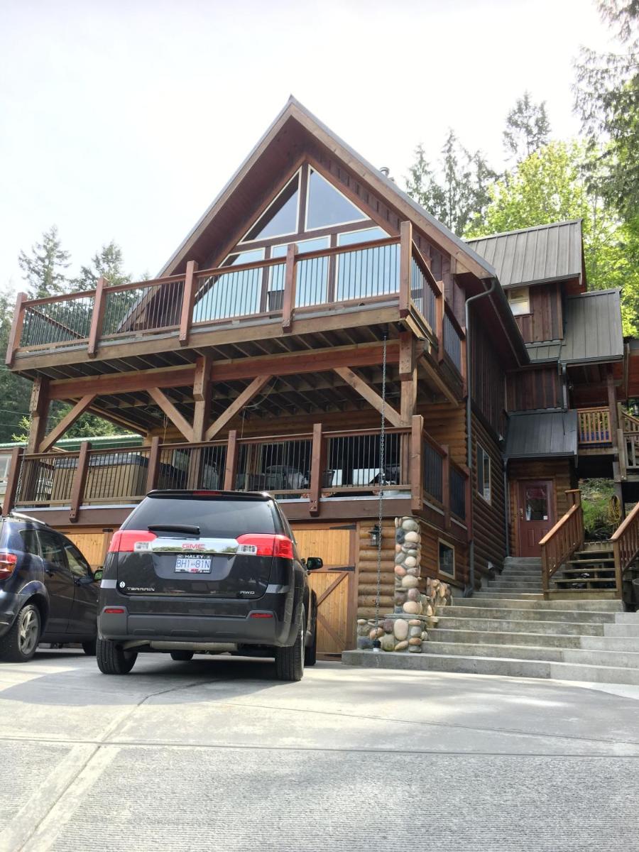 Freedom Lodge & Spa - Housity