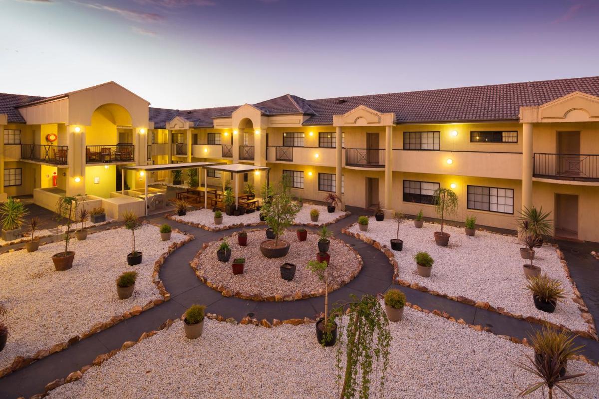 Suitetrails - Canberra Parklands Central Apartment Hotel