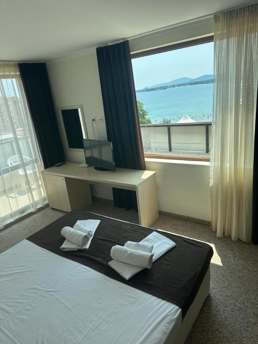 La Piazza Primorsko Rooms & Apartments - Housity