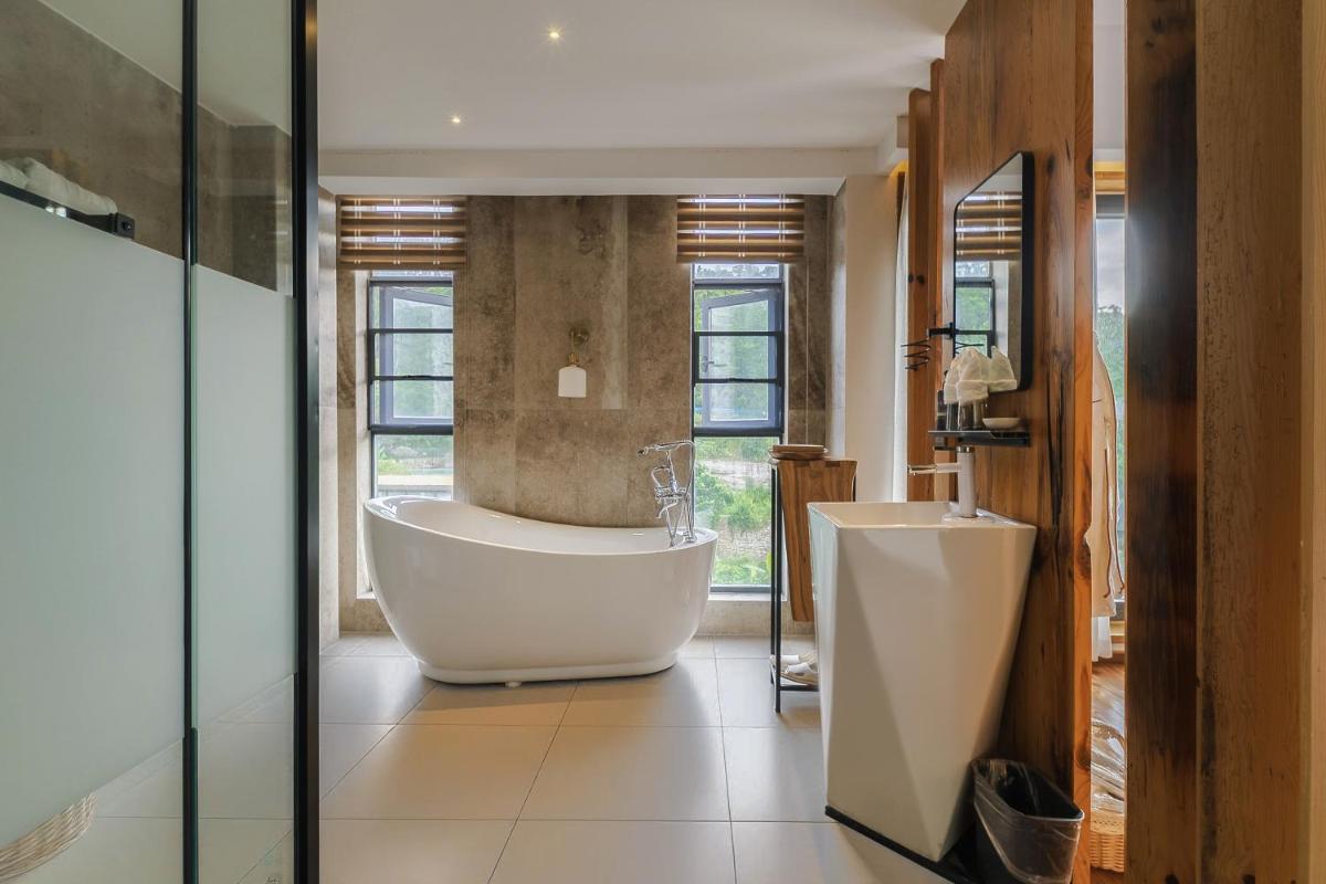 Zhangjiajie Speak to Stone Art Holiday Hotel - Housity