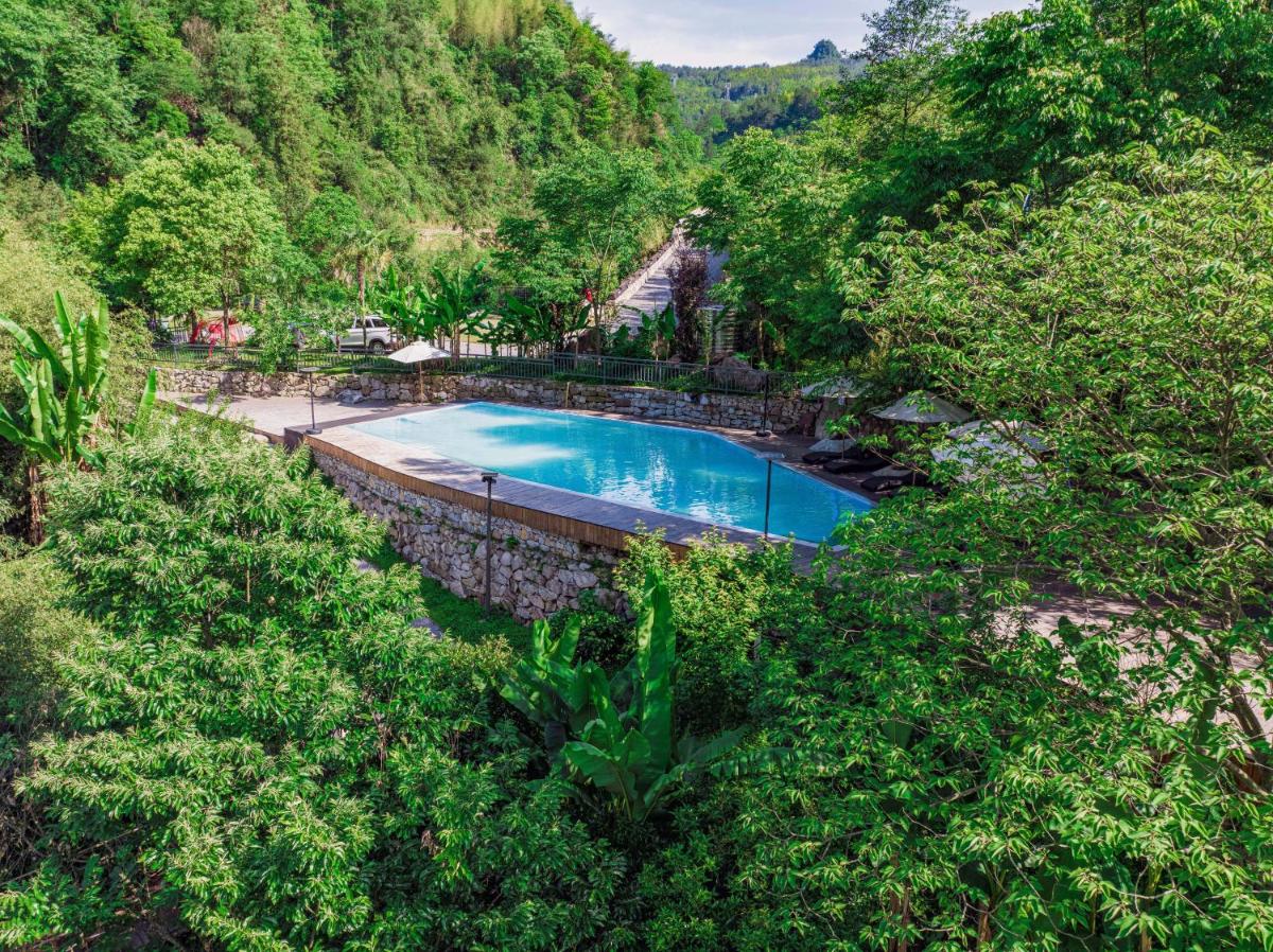Zhangjiajie Speak to Stone Art Holiday Hotel - Housity