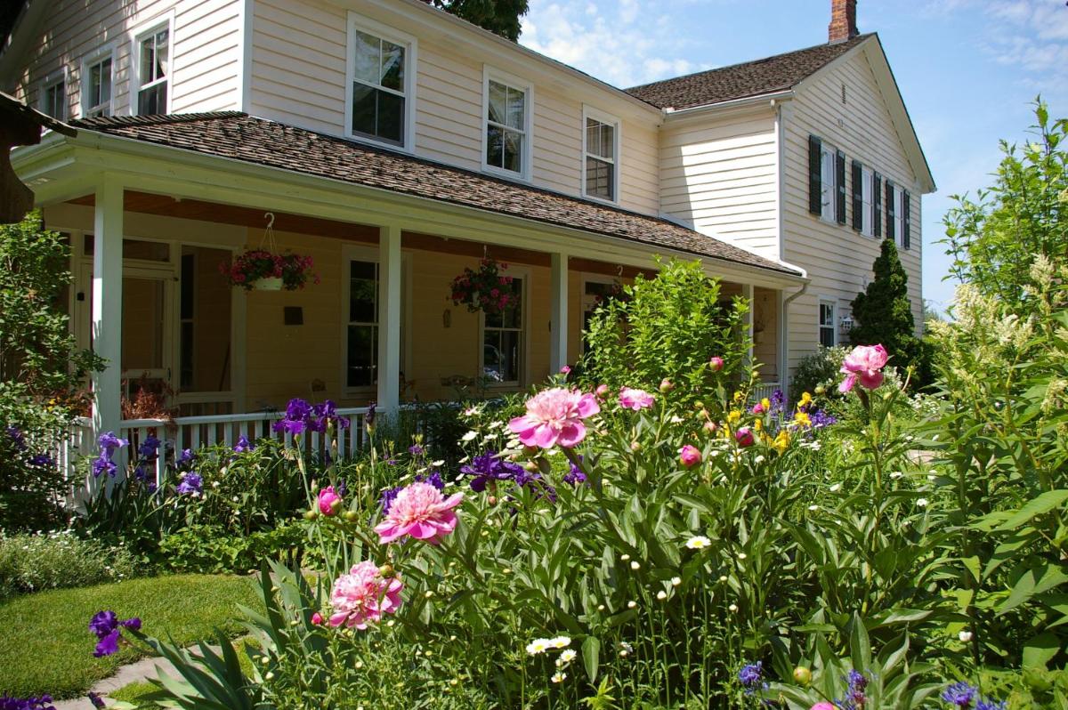 Suitetrails - Royal Manor Bed & Breakfast