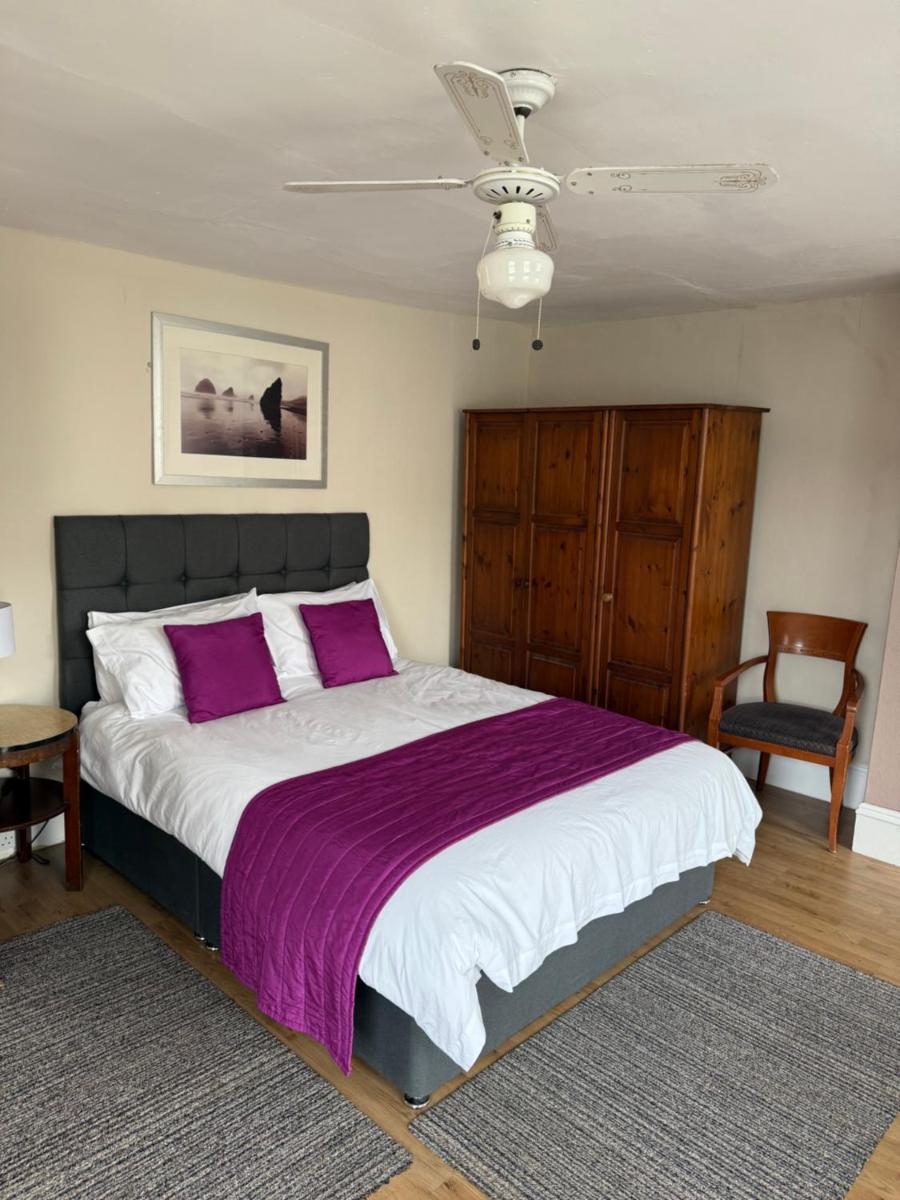 The Bell Inn - Housity