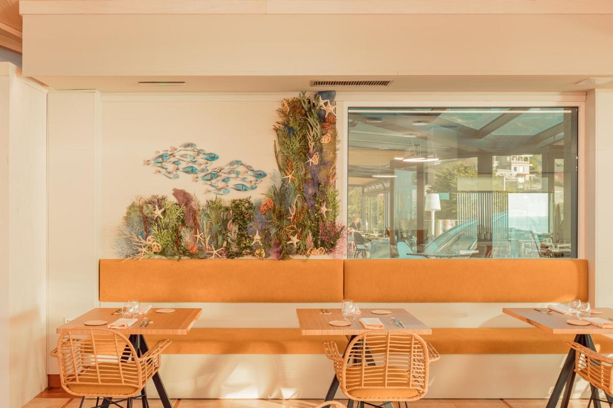Un restaurante o sitio para comer en Talaso Atlántico
