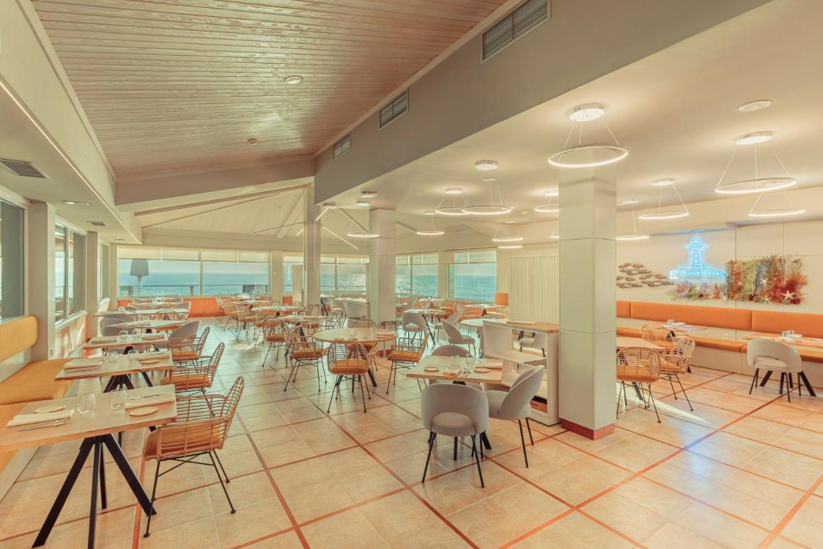 Un restaurante o sitio para comer en Talaso Atlántico
