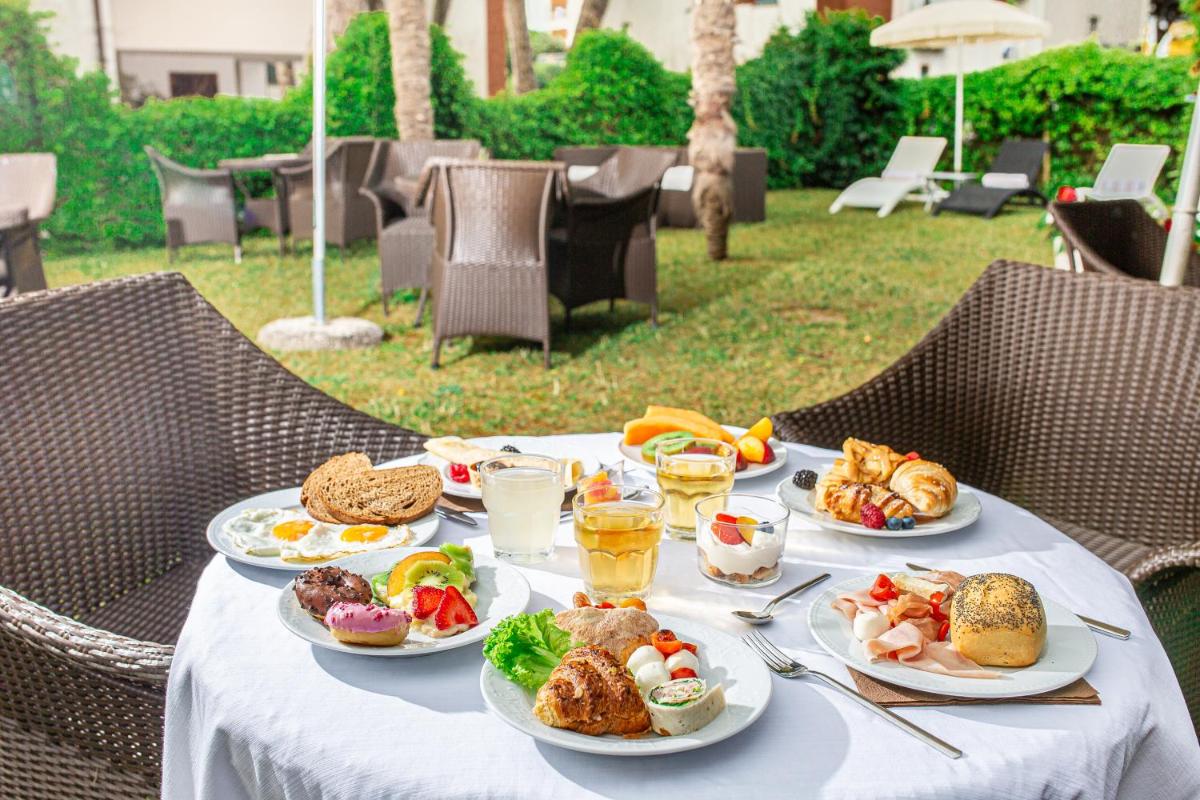 Hotel Martini - Housity
