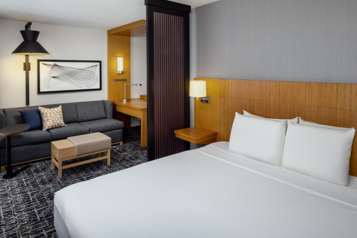 Hyatt Place Chicago Midway Airport - Housity