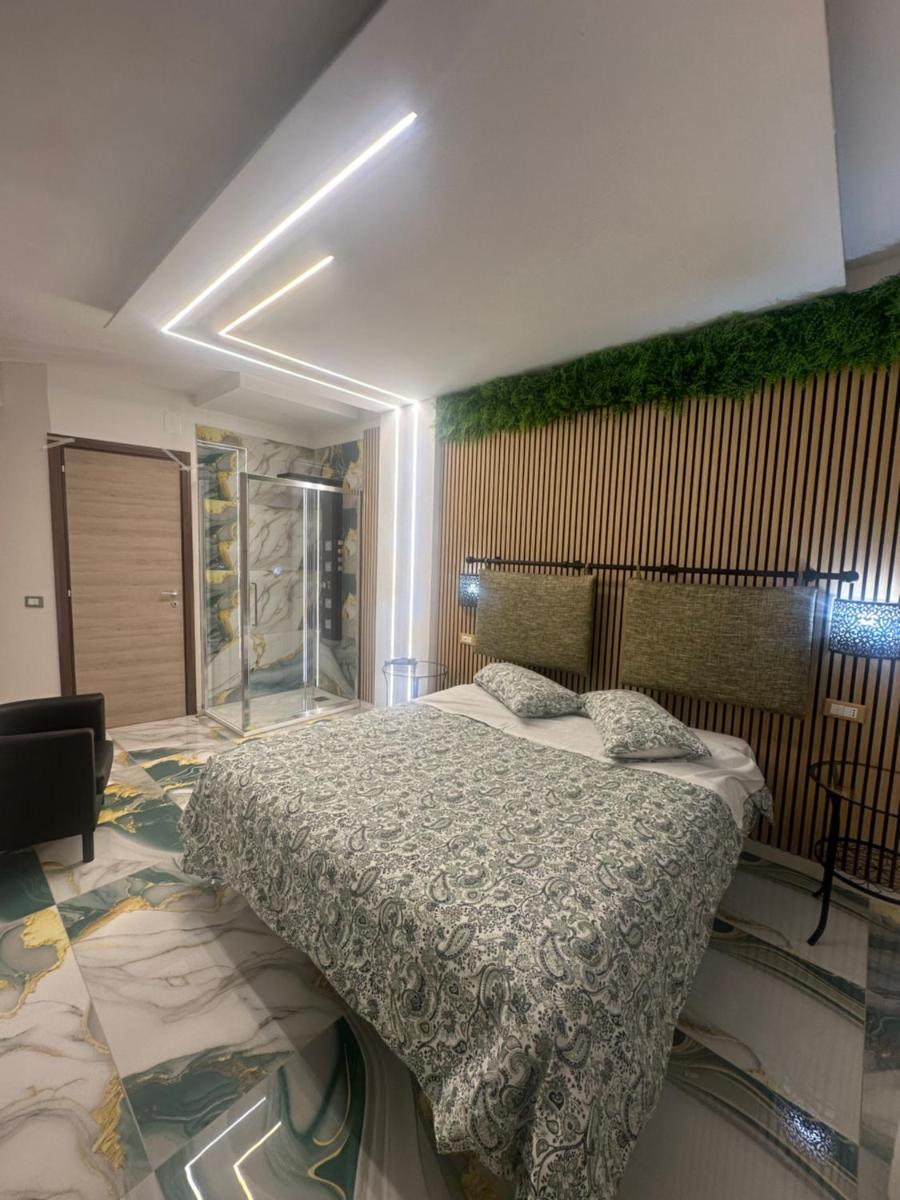 Hotel Clinton - Housity