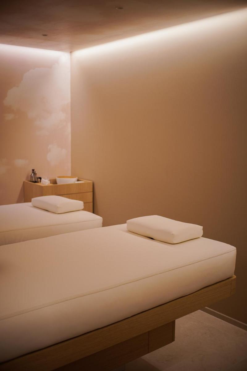 Un ou plusieurs lits dans un hébergement de l'établissement Big Sky Hotel & Spa
