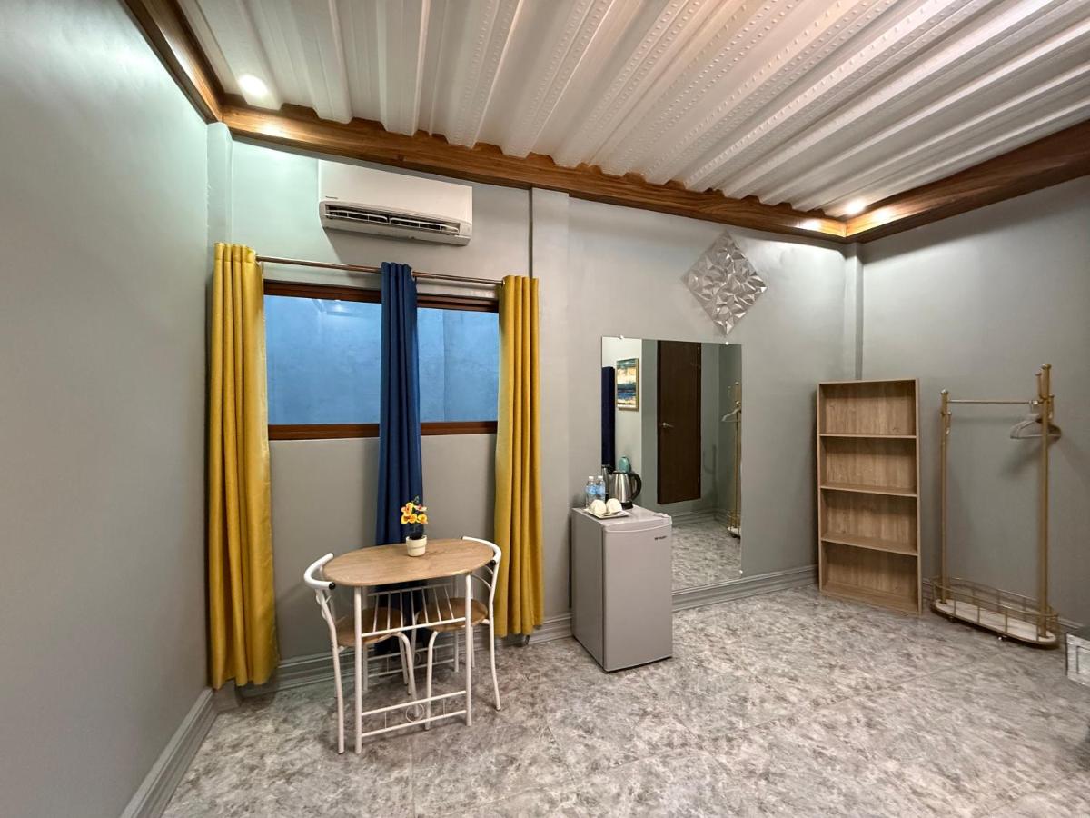 Lawson’s Beach Resort - Housity