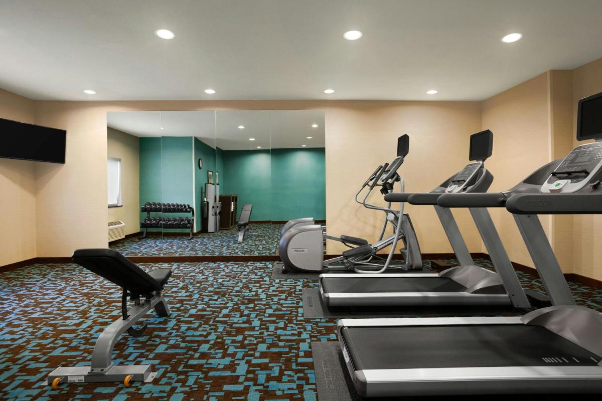 Fairfield Inn & Suites Lansing West - Housity