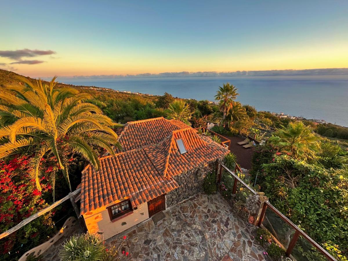 Finca Tenerife - Authentisches kanarisches Haus mit Traumblick und tropischem Garten - Housity