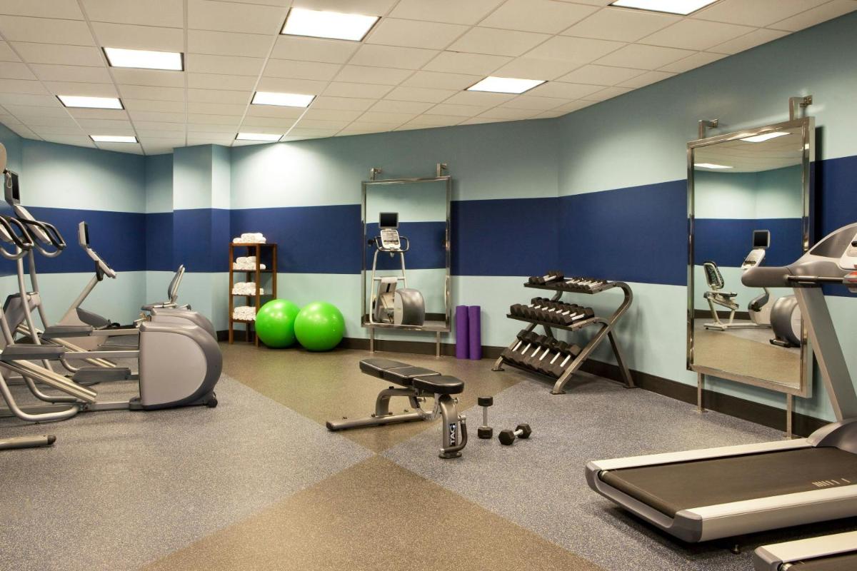 Four Points By Sheraton - Saginaw - Housity