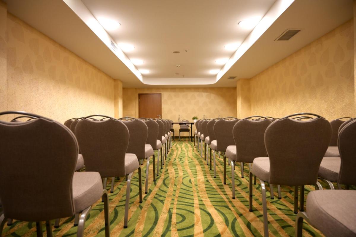 Hotel Karpos - Housity