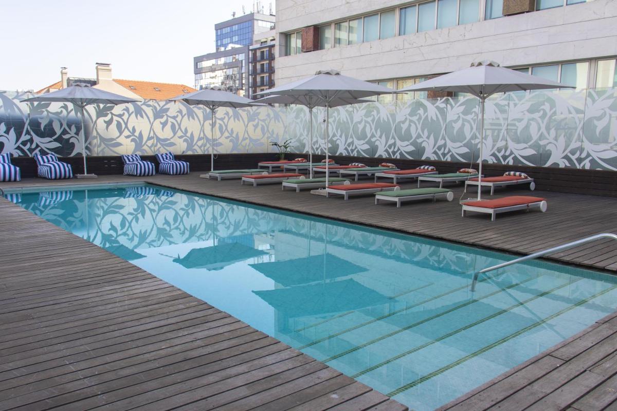 A piscina em ou perto de VIP Grand Lisboa Hotel & Spa