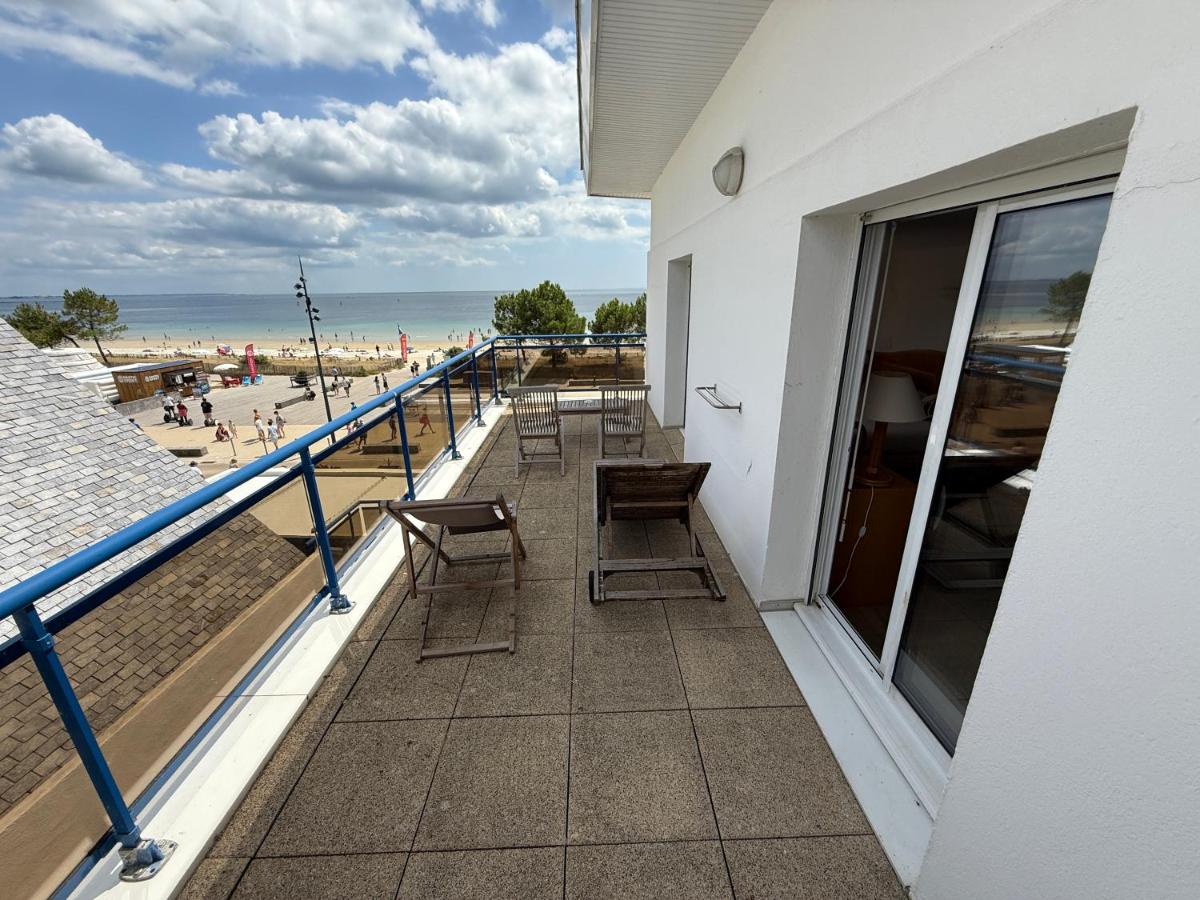 Vue générale sur la mer ou vue sur la mer prise depuis l'hôtel