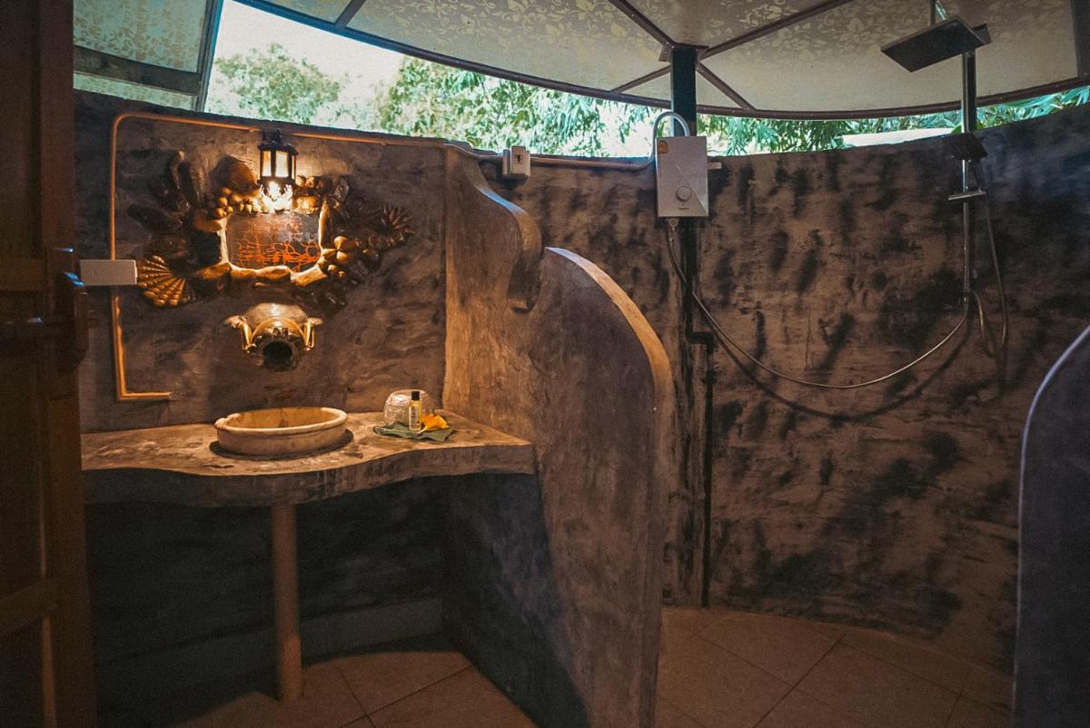 Eco-Logic, Resort for Charity - Housity