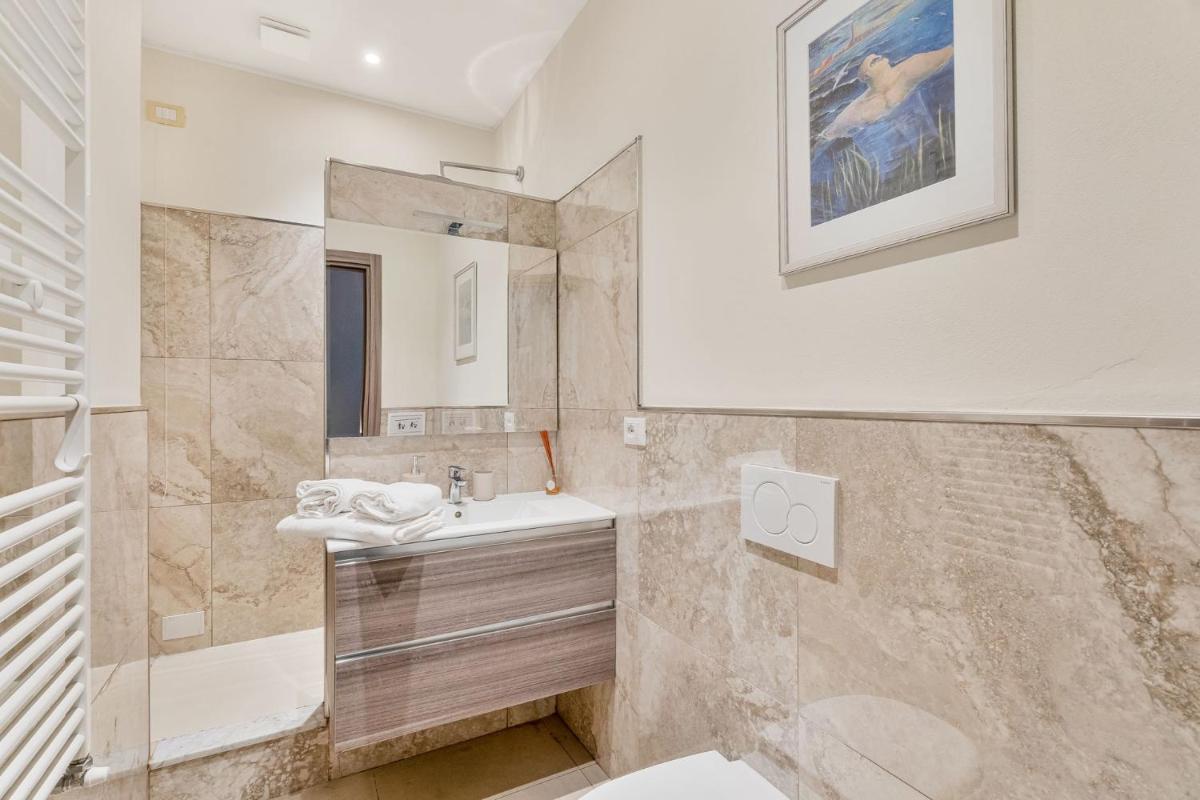 Cinque Terre The Arcade Apartment - Two bathrooms - Hizvo
