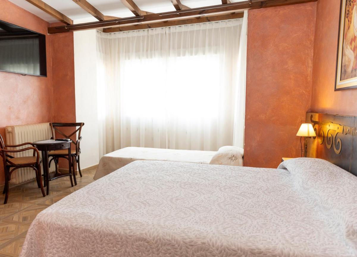 Hostal Welcome2 Alcázar - Housity