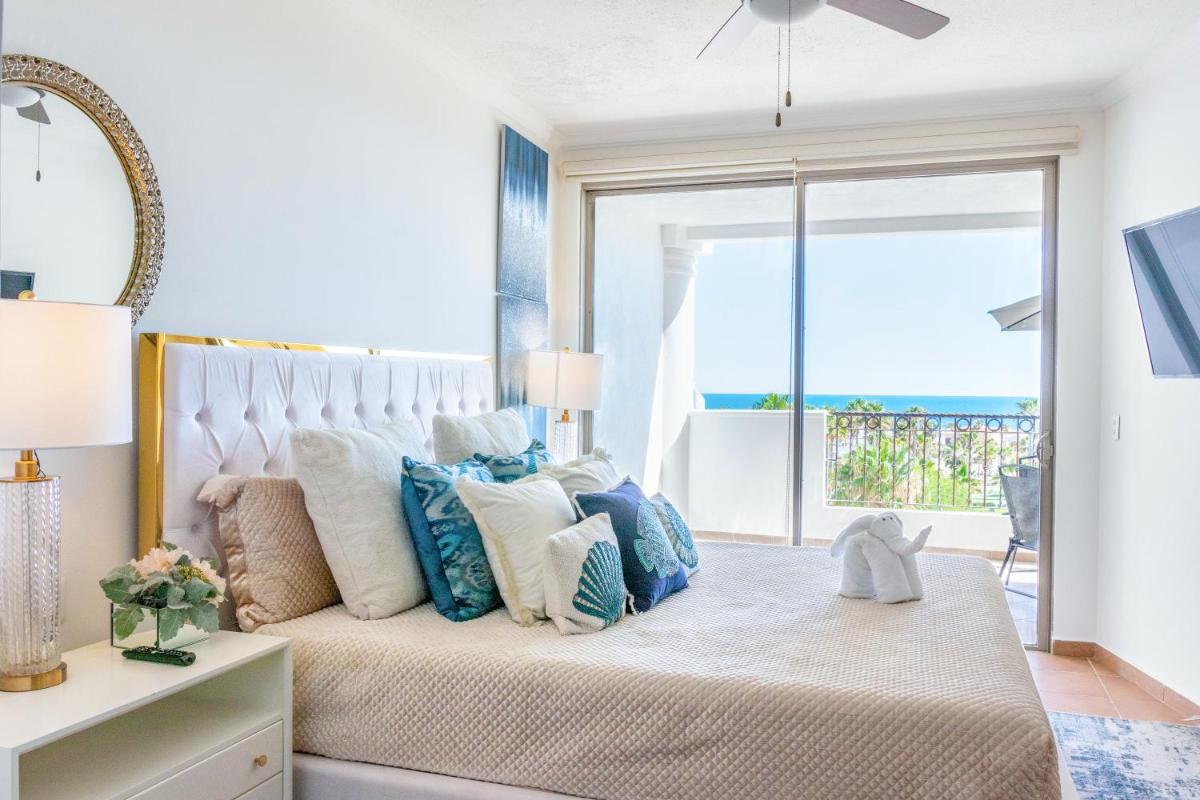 Casa Blanca Golf Villas - Housity
