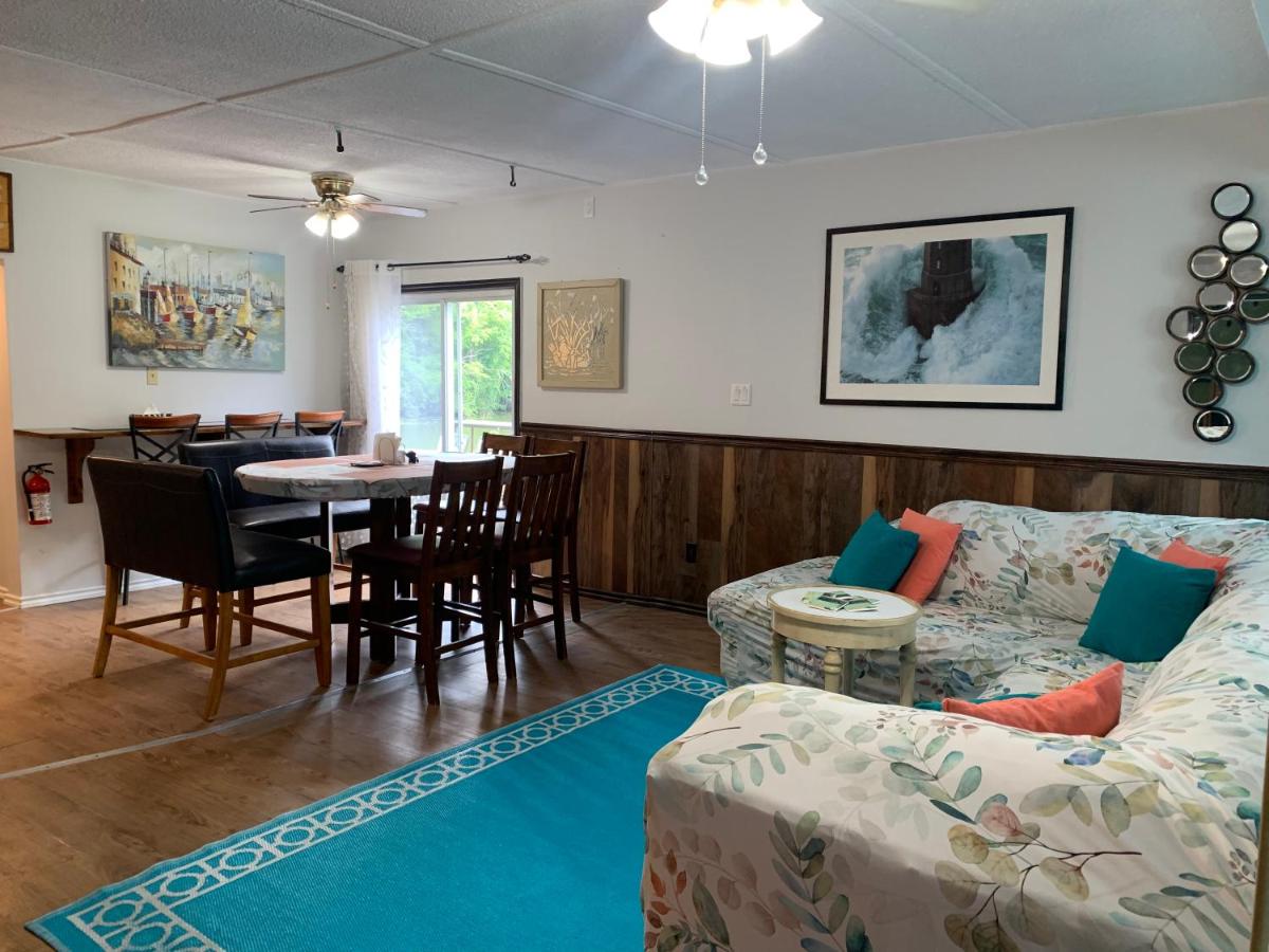 Cedar Island Xanadu - Housity
