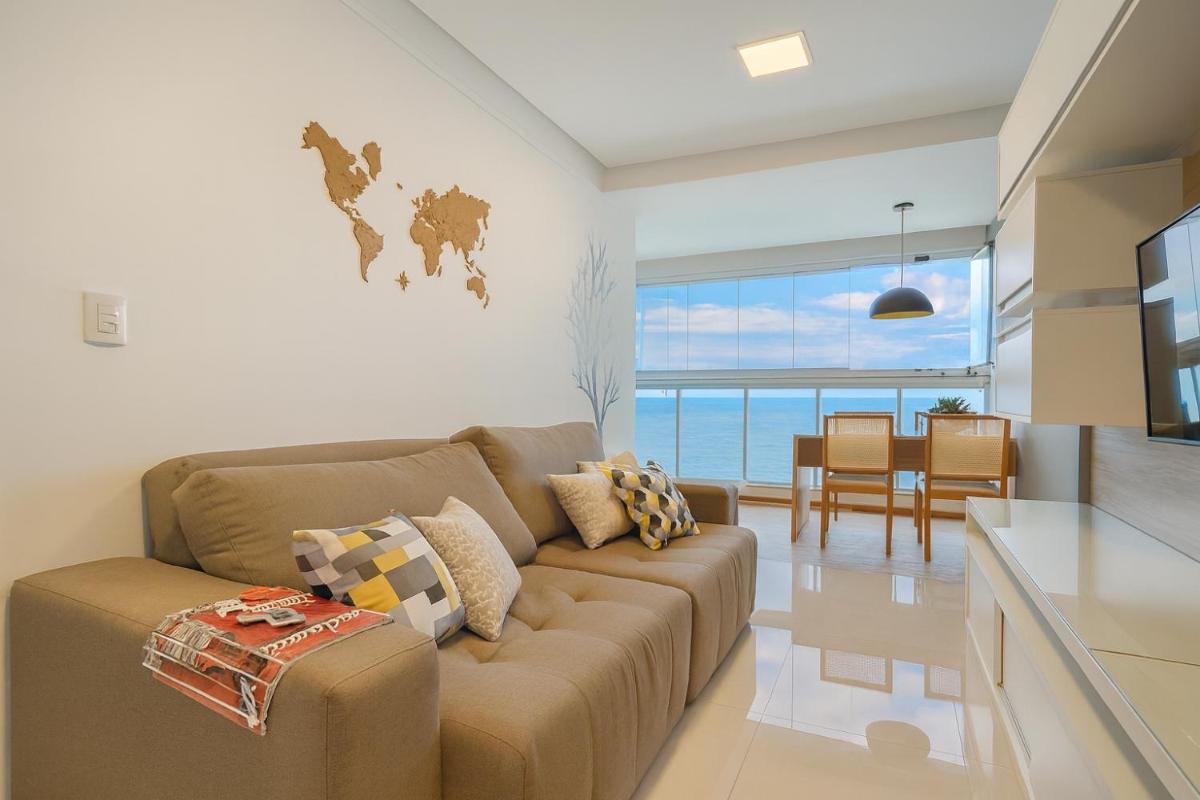 FRENTE MAR: Lindo Ap - aconchegante e decorado em Vila Velha - Housity