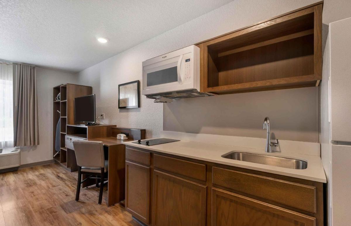 Extended Stay America Select Suites - Tampa - Brandon - East - Housity