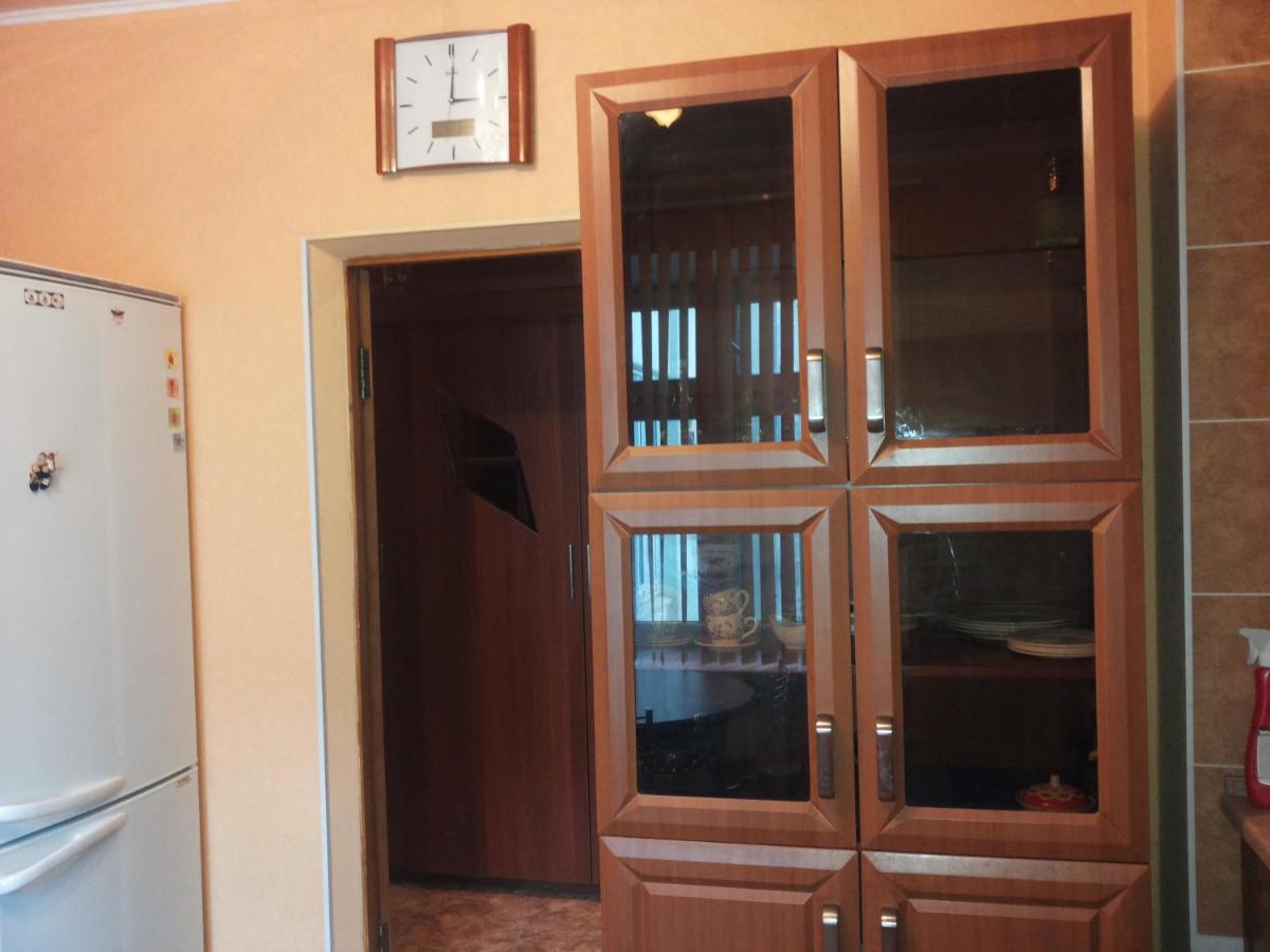 Suitetrails - Apartments on Kommunisticheskaya 25