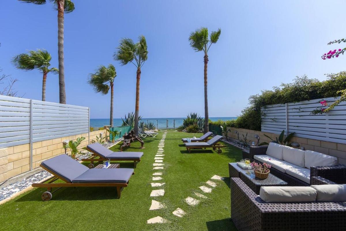 Beachfront Villa Carpe Diem - Housity