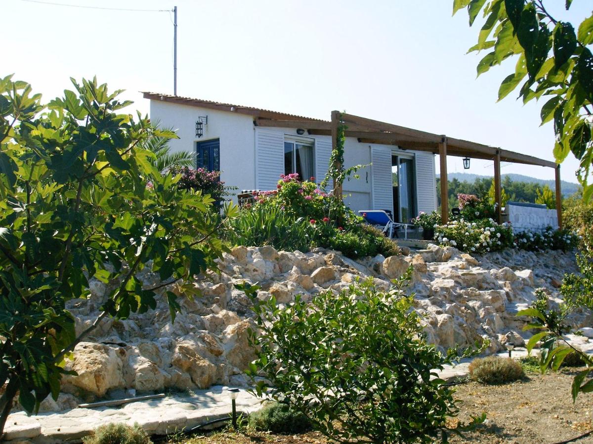 O Ioannis - Housity