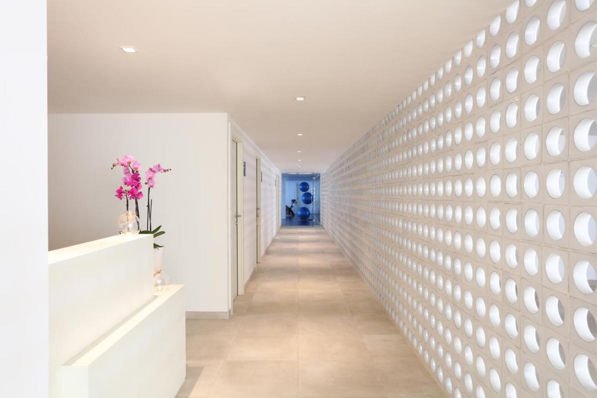 Imagen de la galería de Iberostar Selection Santa Eulalia Adults-Only Ibiza, en Santa Eulària des Riu