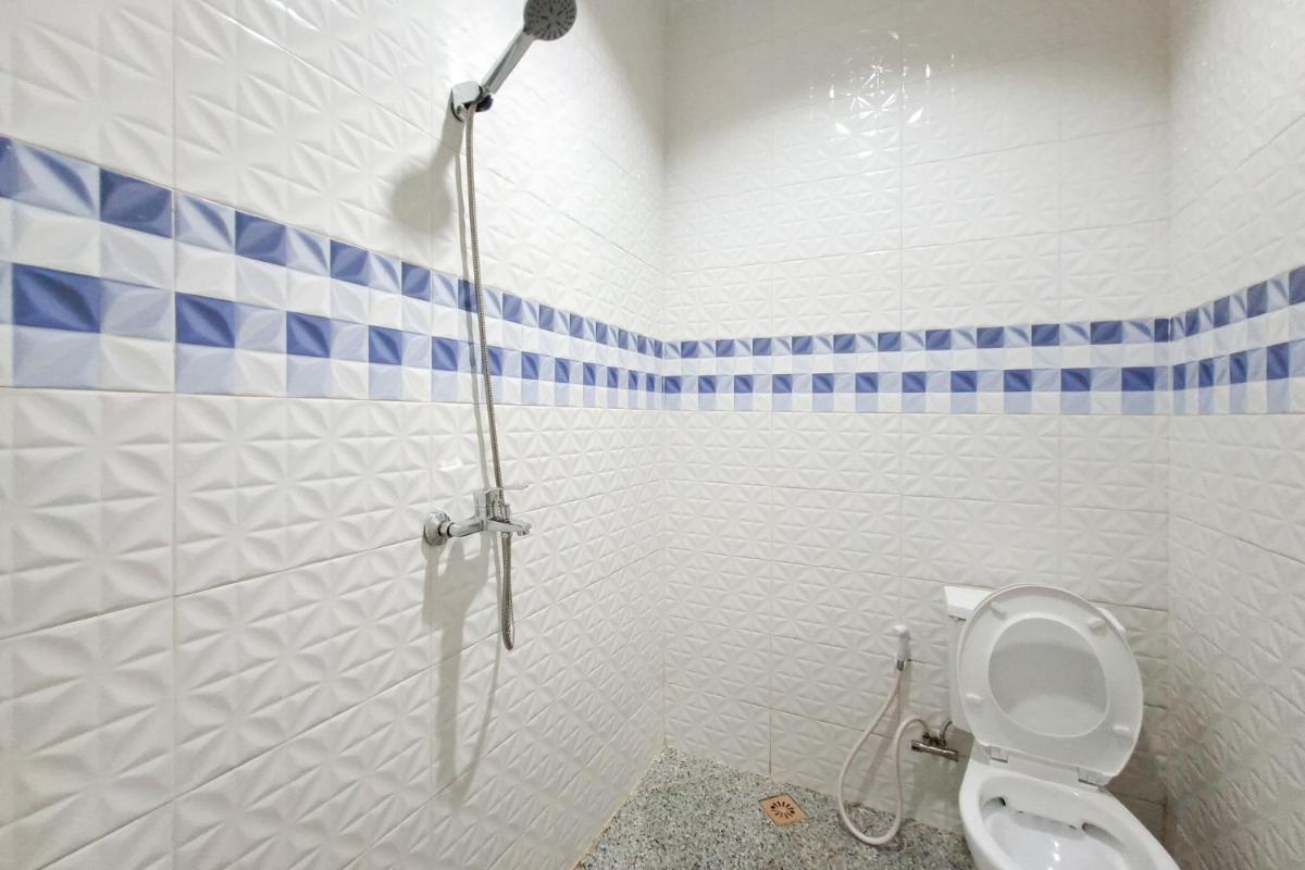 Sans Hotel Bliss Pekanbaru - Housity