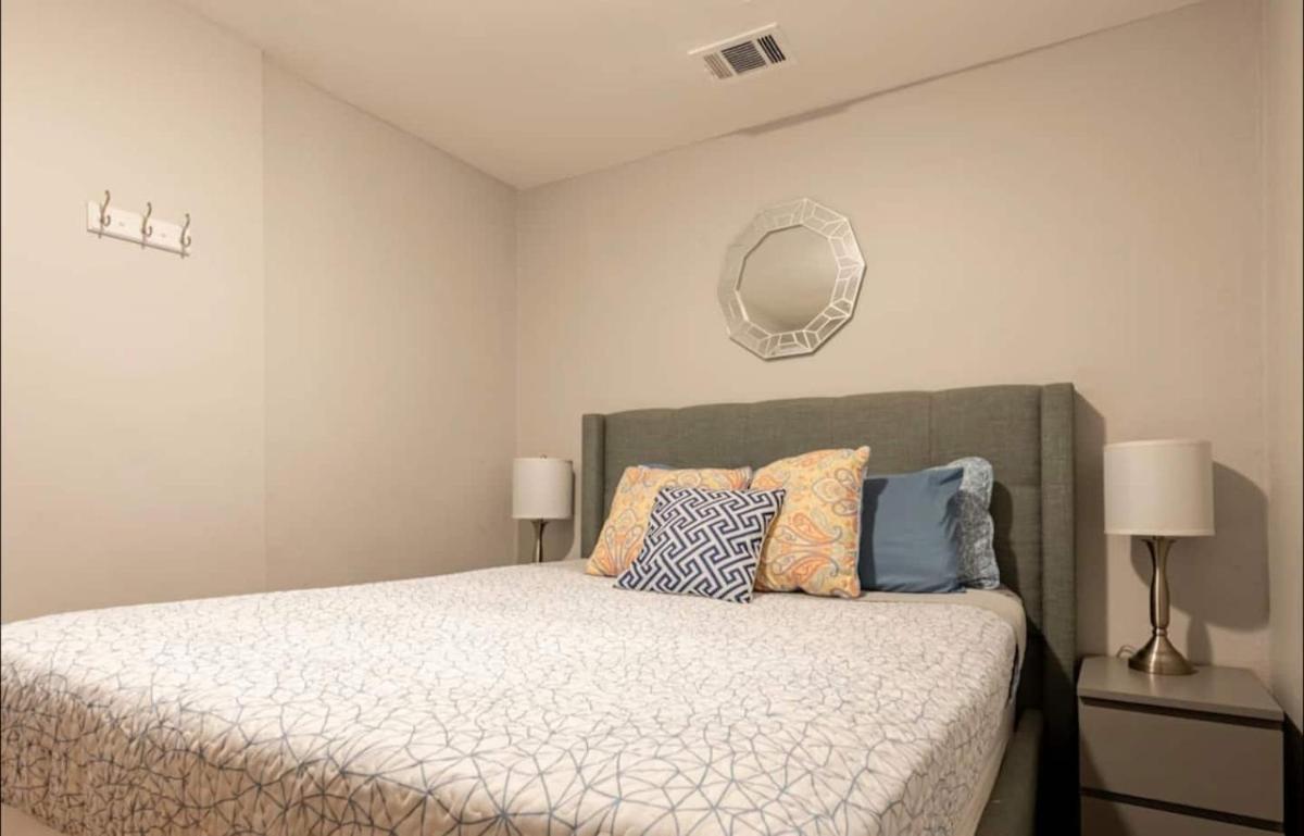 1bdrm Gaslamp Conv Cntr - W Parking & 3 Beds #5 - Housity