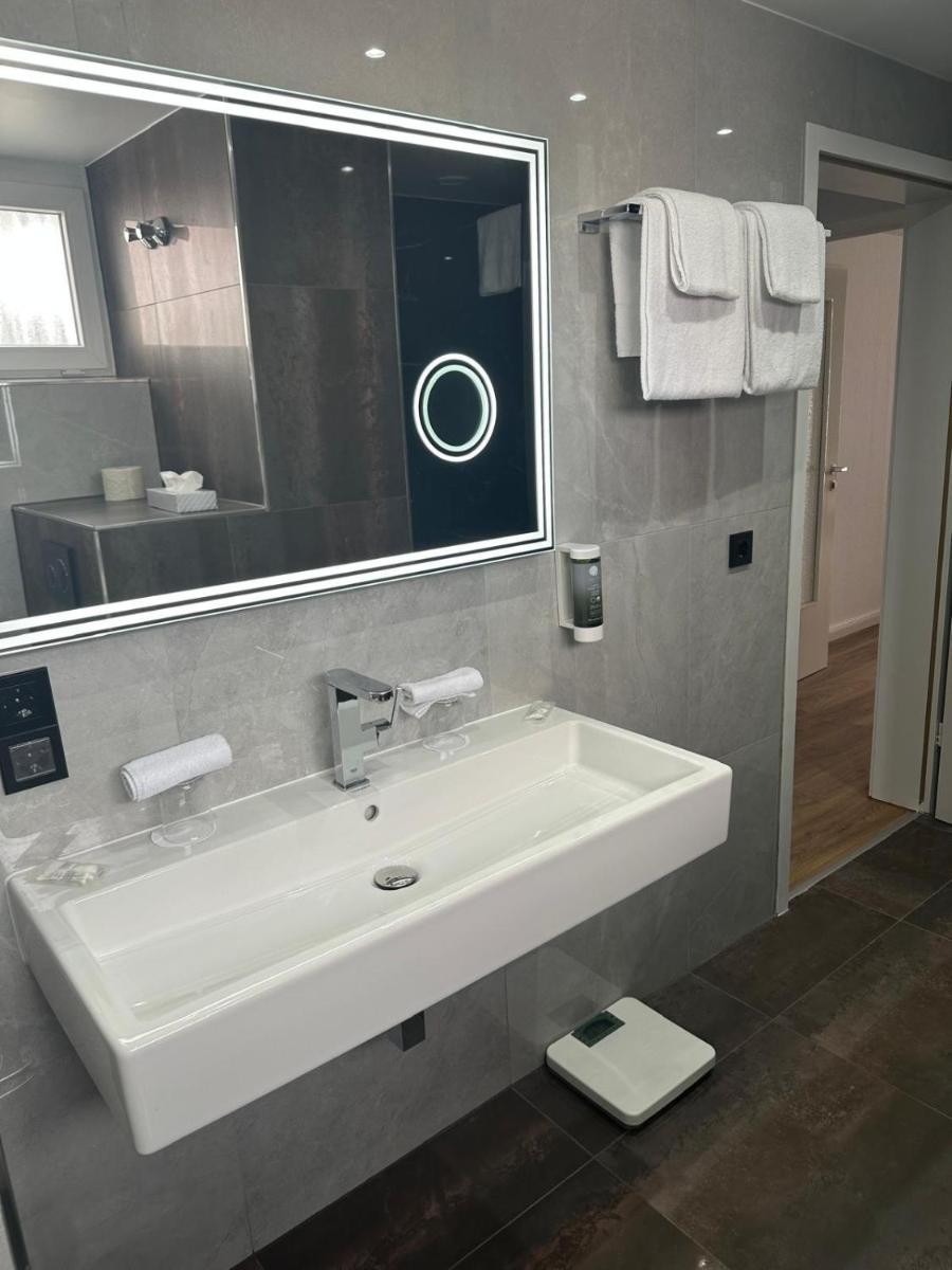 Concorde Hotel Siegen - Housity